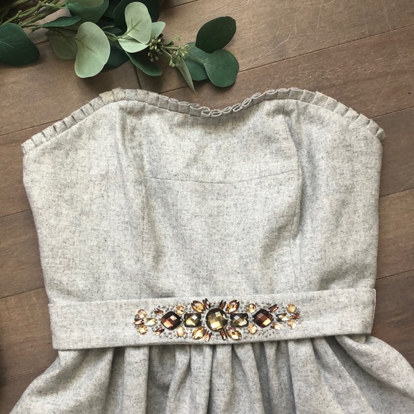 Banana Republic Dresses & Skirts - Banana Republic strapless dress ✨